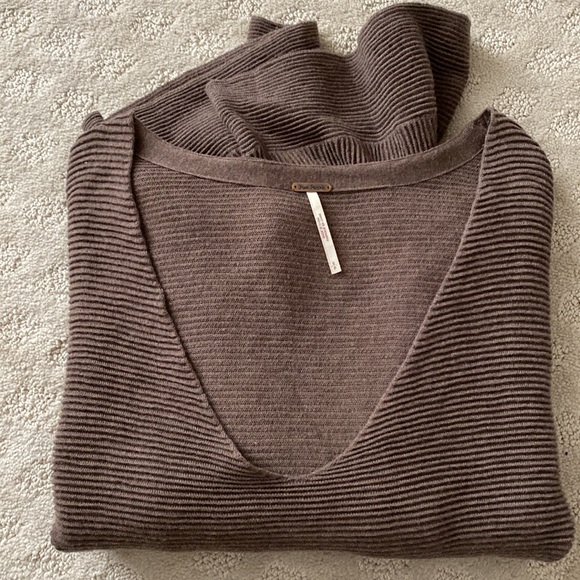 Stunning Free People Sweater - Picture 6 of 6